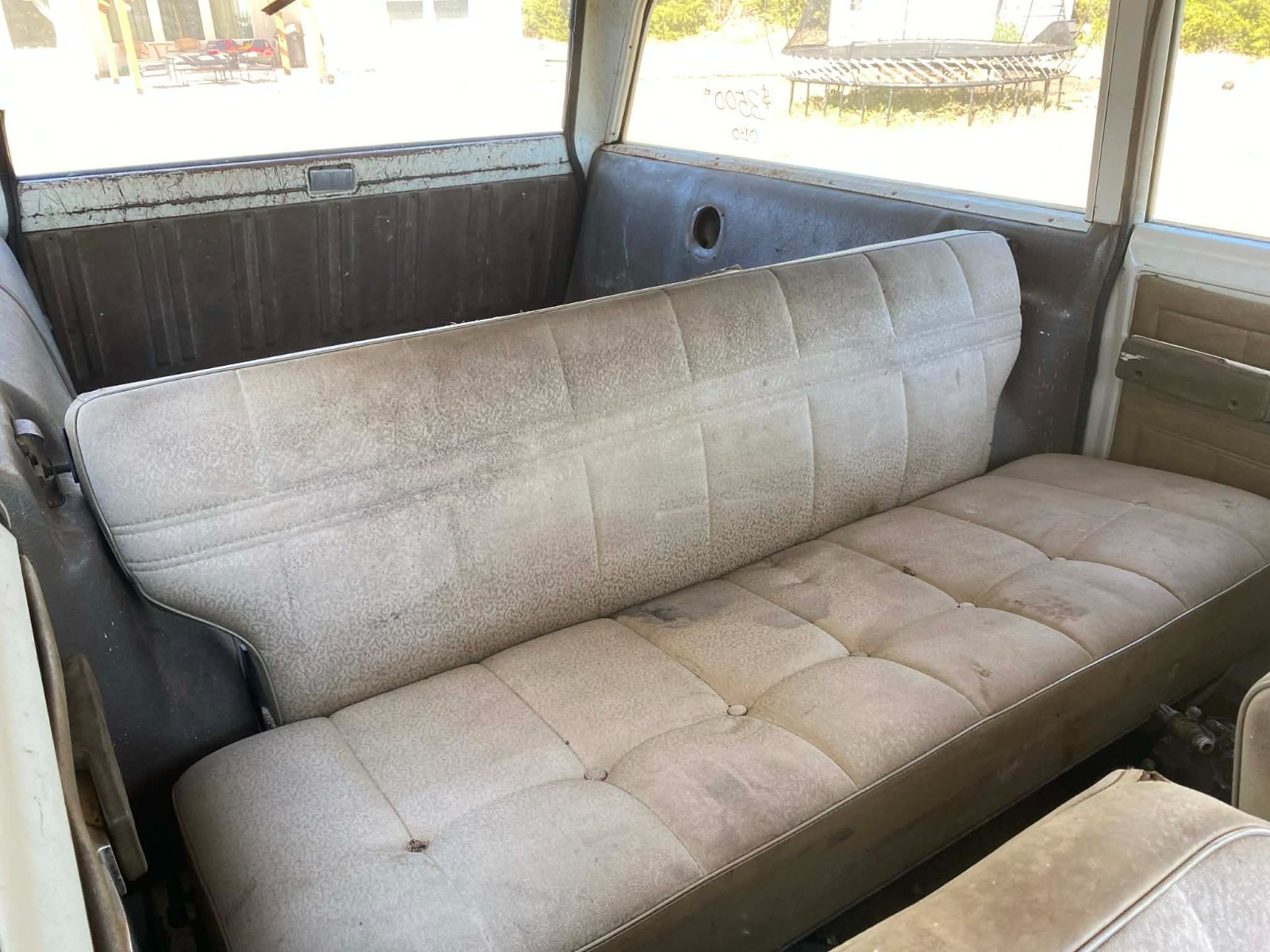 International-Harvester-Travelall-1973-SUV-8