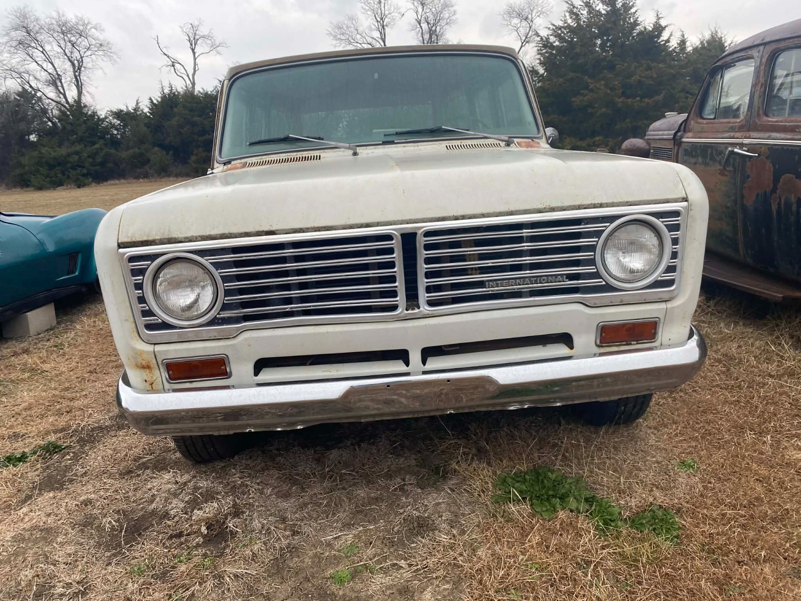 International-Harvester-Travelall-1973-SUV-9