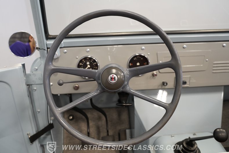 International-Scout-1963-Blue-Brown-46