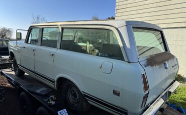 International-Travelall-1973-2