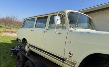 International-Travelall-1973-3