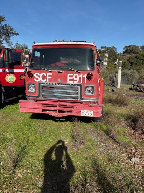 International-diesel-1978-red-1