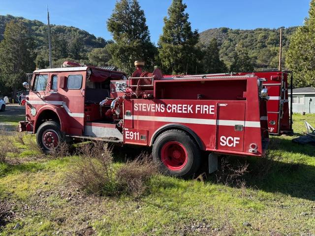 International-diesel-1978-red