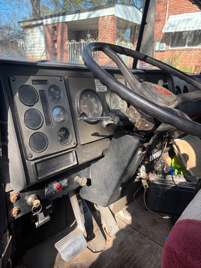 International-diesel-1988-black-5