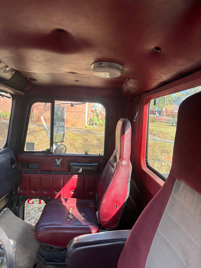 International-diesel-1988-black-7