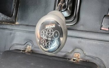 International-f-8100-diesel-1994-white-13