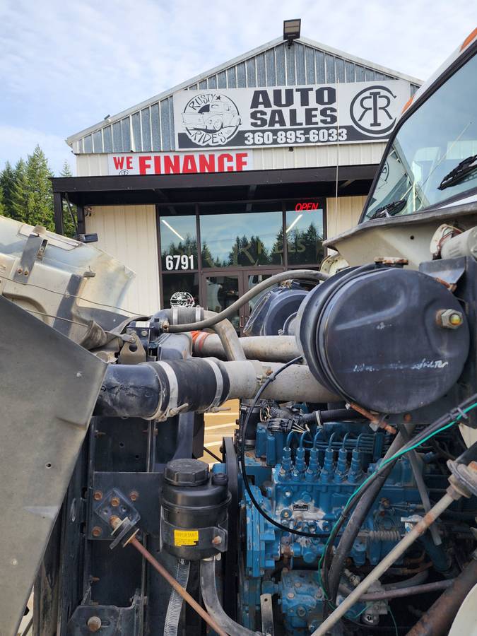 International-f-8100-diesel-1994-white-14