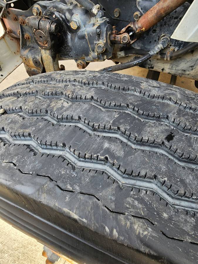 International-f-8100-diesel-1994-white-22