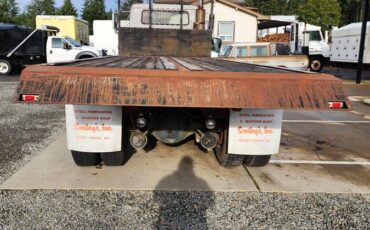 International-f-8100-diesel-1994-white-3