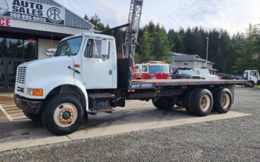 International-f-8100-diesel-1994-white