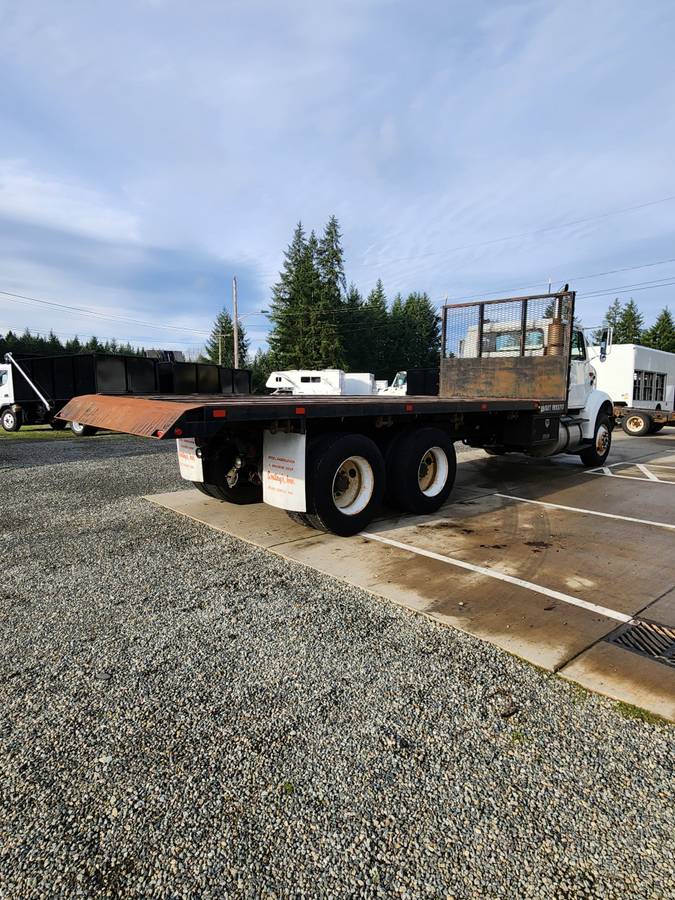 International-f-8100-diesel-1994-white-8