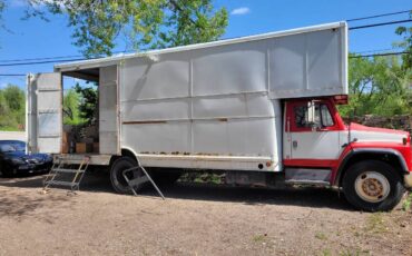 International-harvester-diesel-1979-white-1