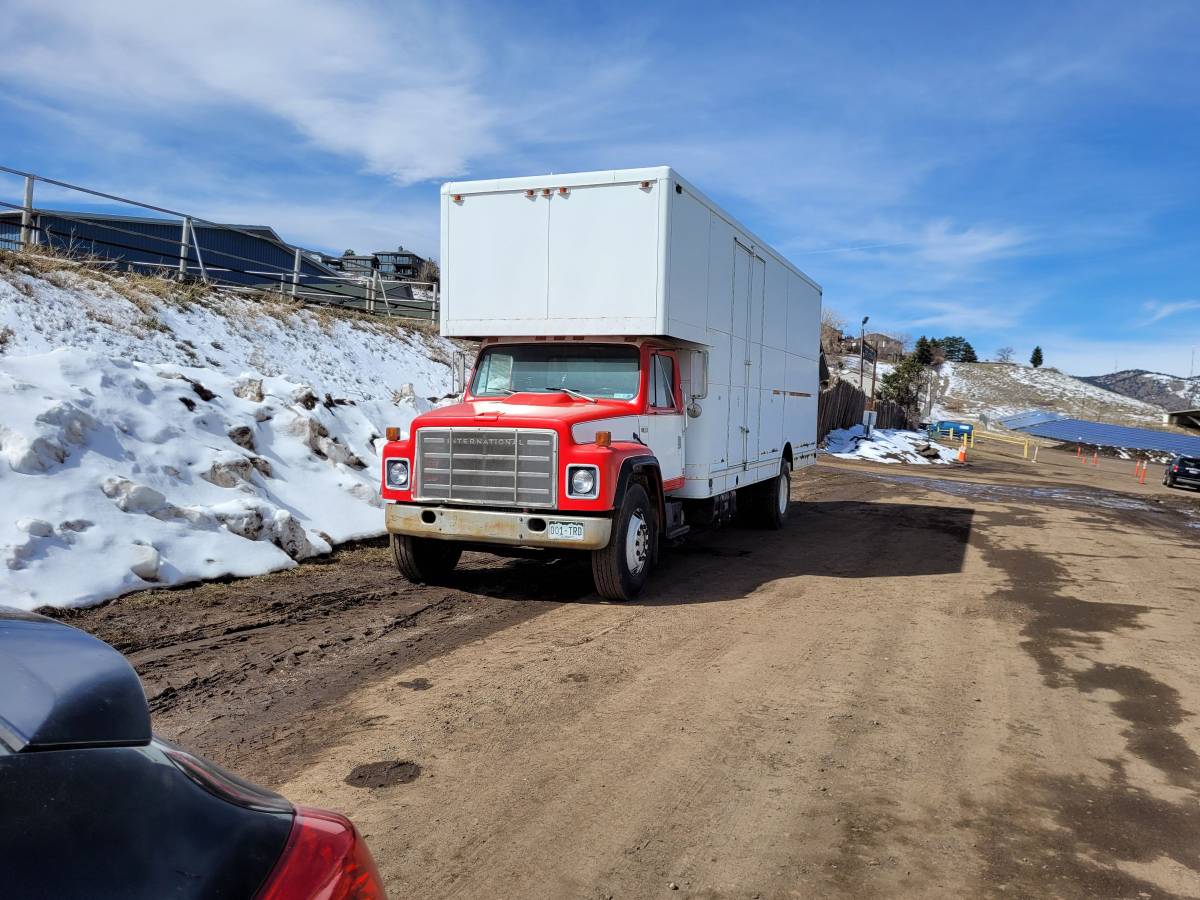 International-harvester-diesel-1979-white-11