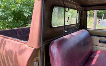 International-scout-1973-red-11