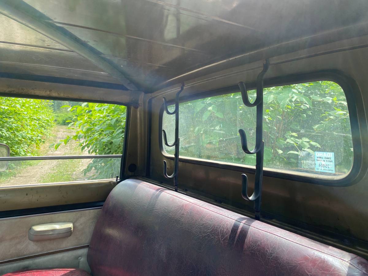 International-scout-1973-red-3