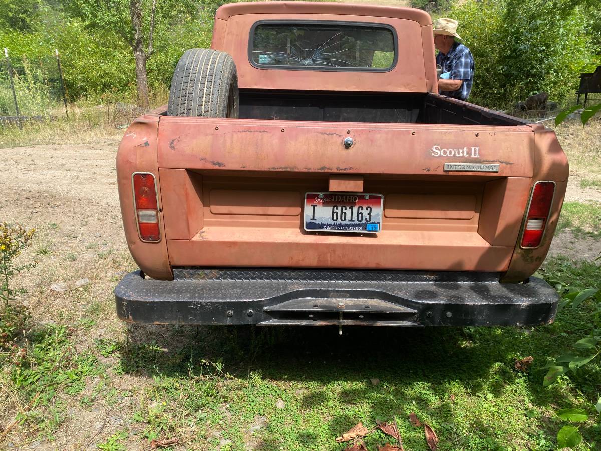 International-scout-1973-red-9
