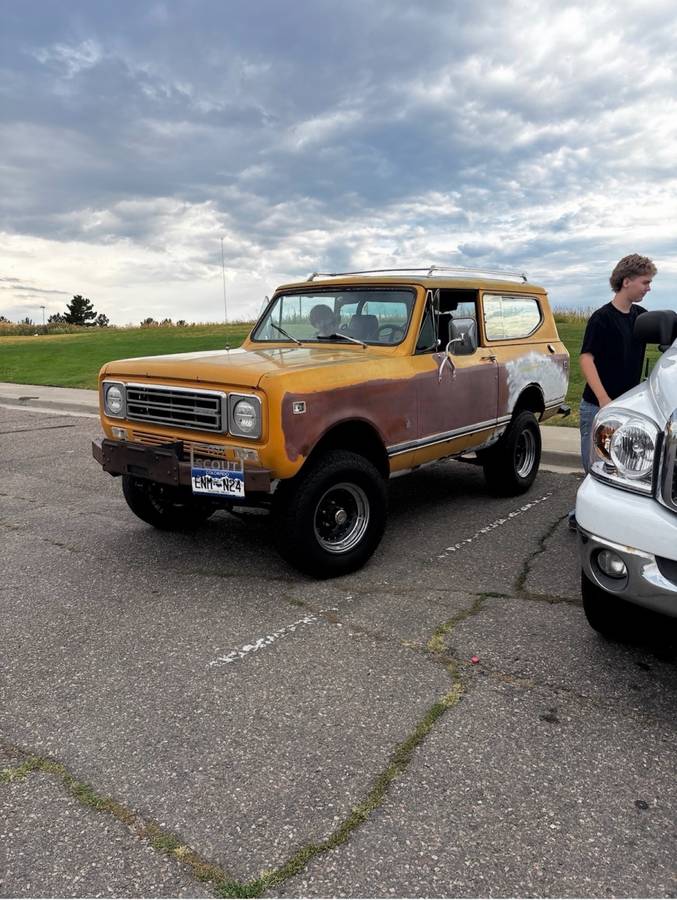 International-scout-1979-yellow-10