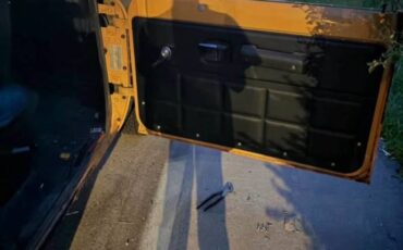 International-scout-1979-yellow-4