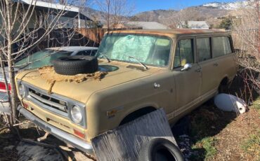 International-travelall-1100d-diesel-1970-yellow-3