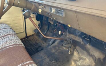 International-travelall-1973-3