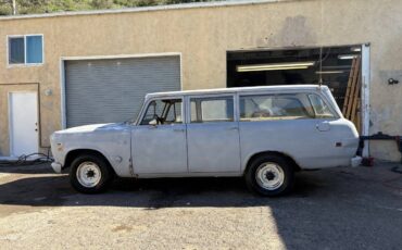 International-travelall-1973-4