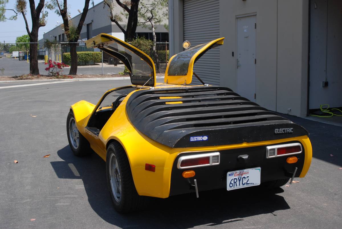 Invader-electric-1965-yellow-2