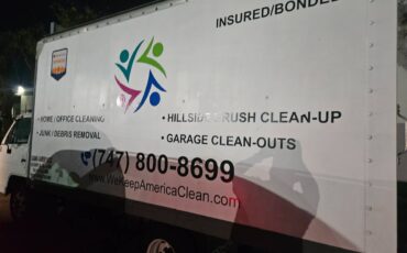 Isuzu-npr-diesel-1992-white-1