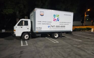 Isuzu-npr-diesel-1992-white-2