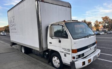 Isuzu-npr-diesel-1993-white