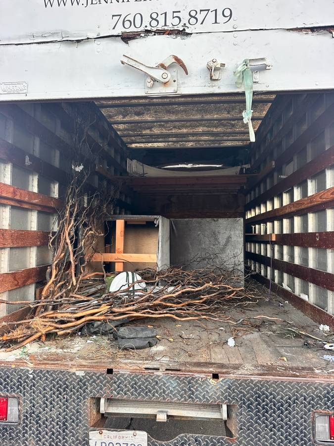 Isuzu-npr-diesel-1993-white-7