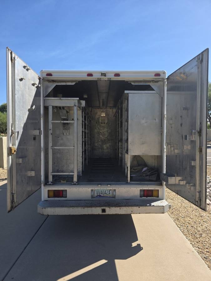 Isuzu-npr-truck-with-utility-bed-1995-white-5