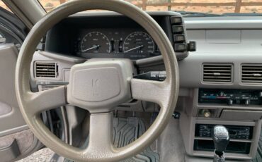 Isuzu-pickup-1991-grey-7