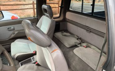 Isuzu-pickup-1991-grey-9