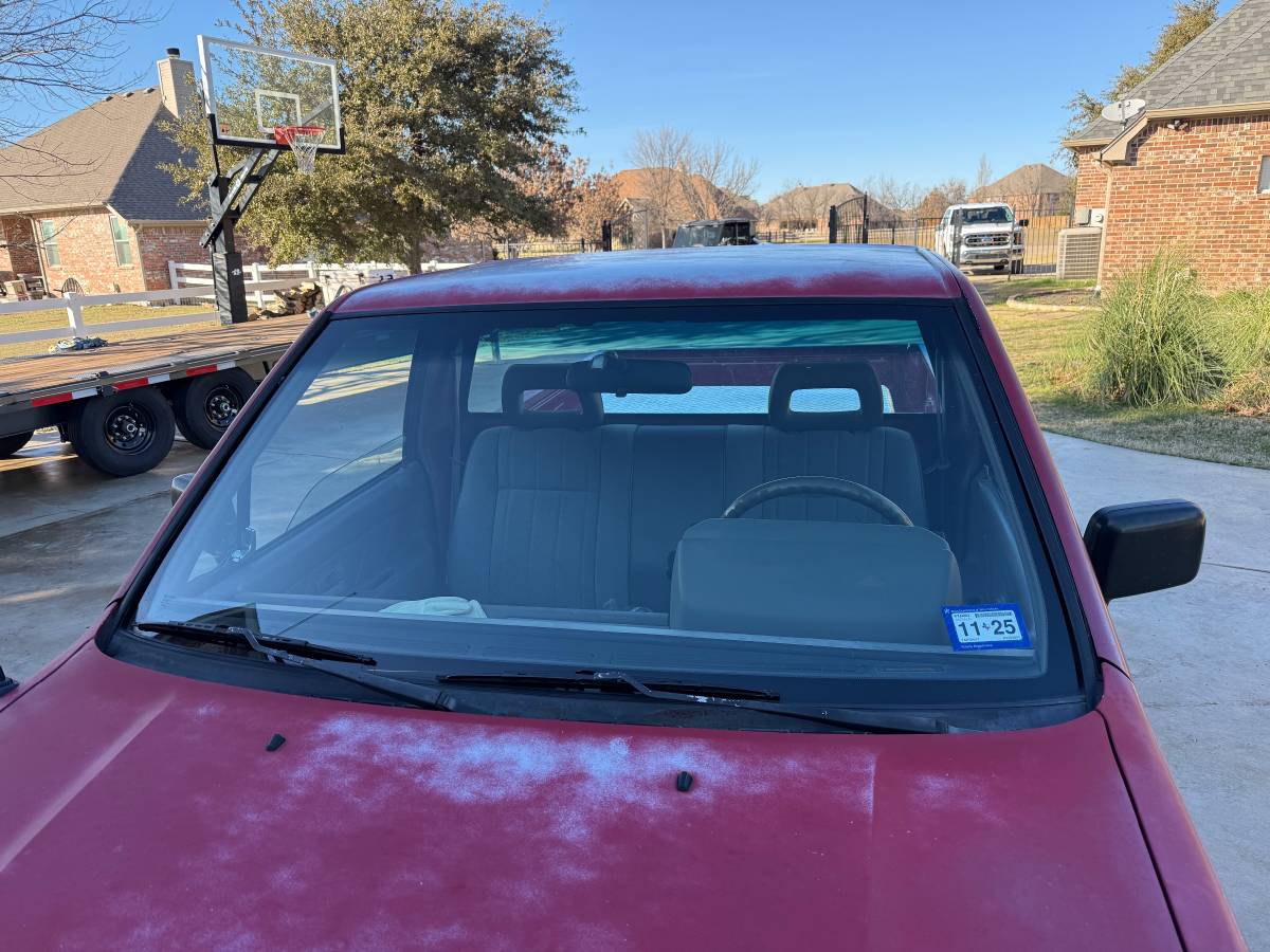 Isuzu-pickup-1993-red-2