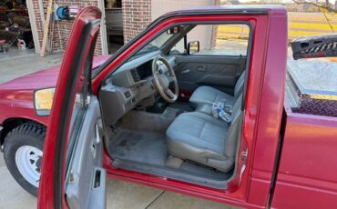 Isuzu-pickup-1993-red-3