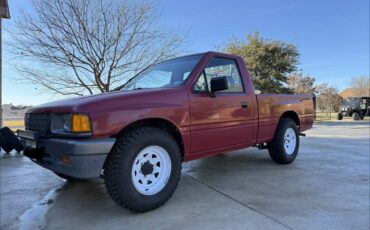 Isuzu-pickup-1993-red