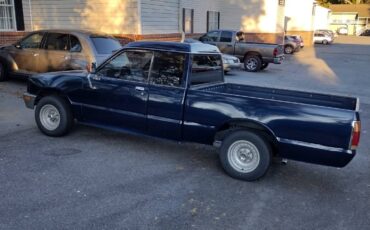 Isuzu-pup-1986-blue-4