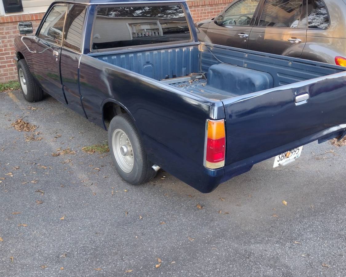 Isuzu-pup-1986-blue-7