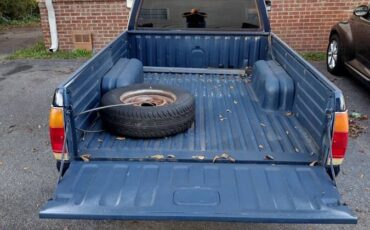 Isuzu-pup-1986-blue-8