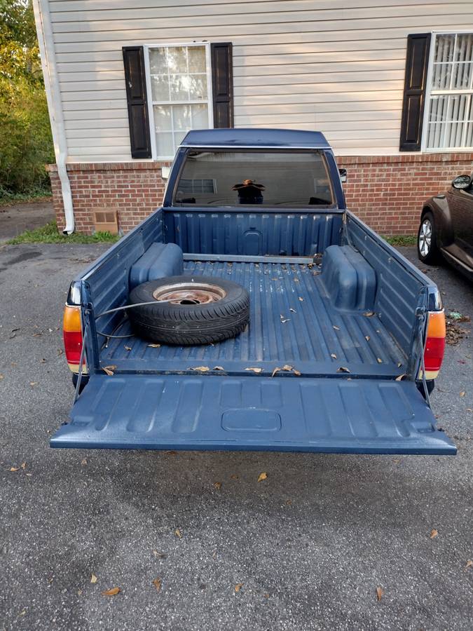 Isuzu-pup-1986-blue-8