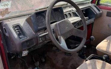 Isuzu-trooper-1986-3