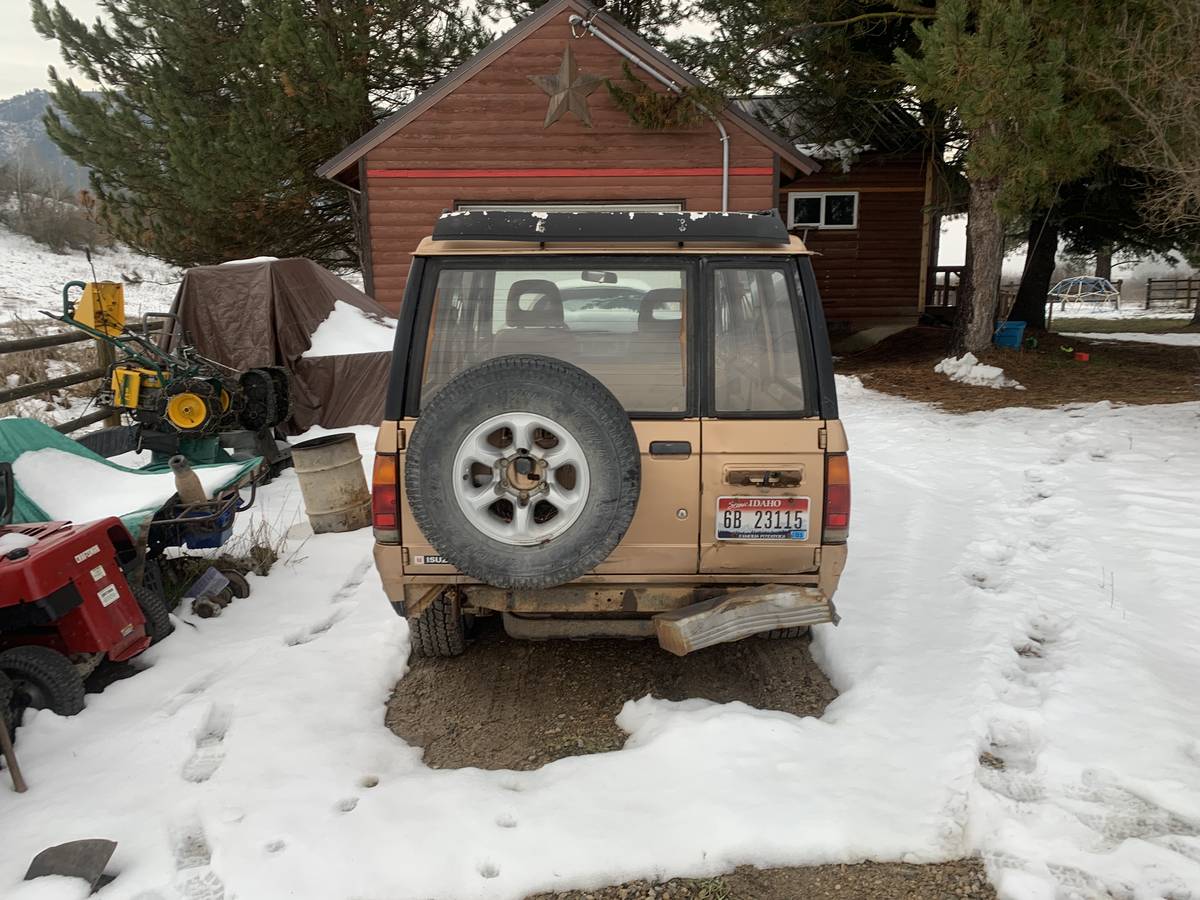Isuzu-trooper-1986-brown-13