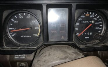 Isuzu-trooper-1986-brown-18