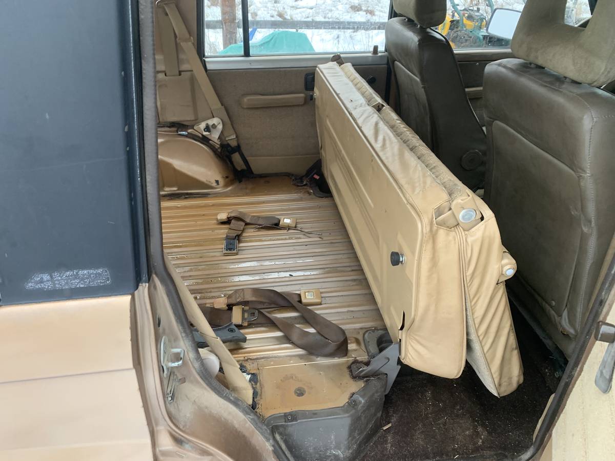 Isuzu-trooper-1986-brown-4