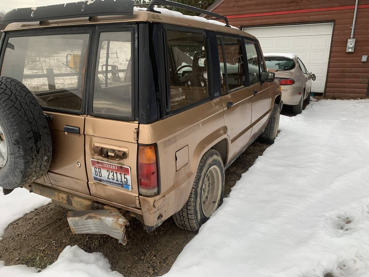 Isuzu-trooper-1986-brown-7