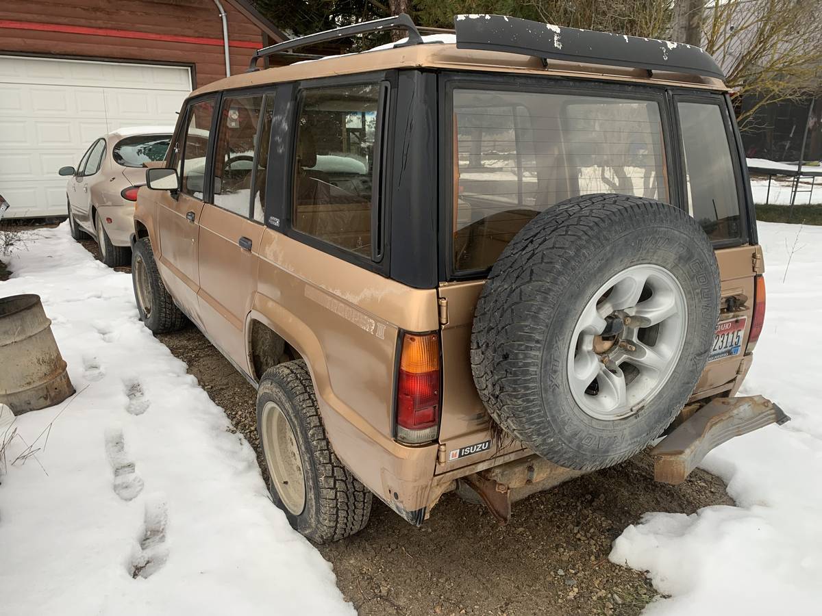 Isuzu-trooper-1986-brown-8