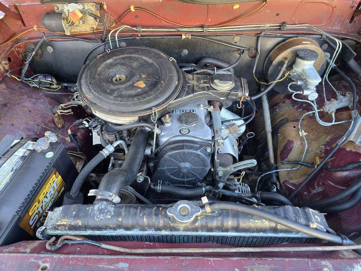 Isuzu-trooper-1986-red-2