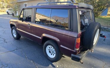 Isuzu-trooper-1986-red-3