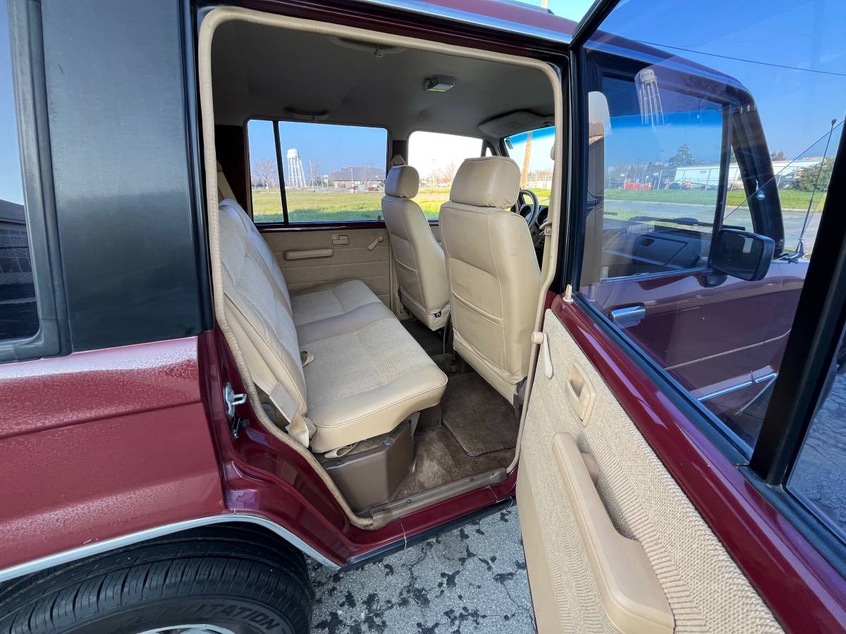 Isuzu-trooper-1988-1