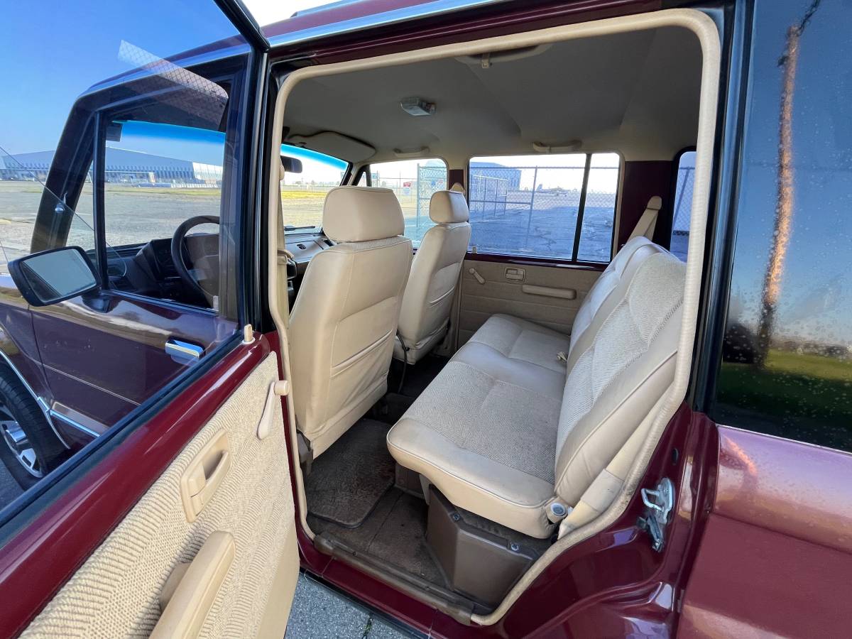 Isuzu-trooper-1988-11